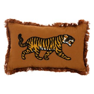 Coussin Décoratif  Cannelle Avec Tigre Brodé Et Contour Franges  30 X 50 Cm