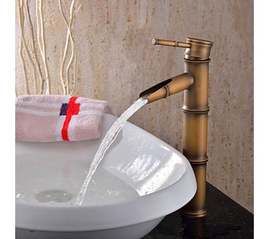 Robinet De Lavabo Antique En Forme De Bambou